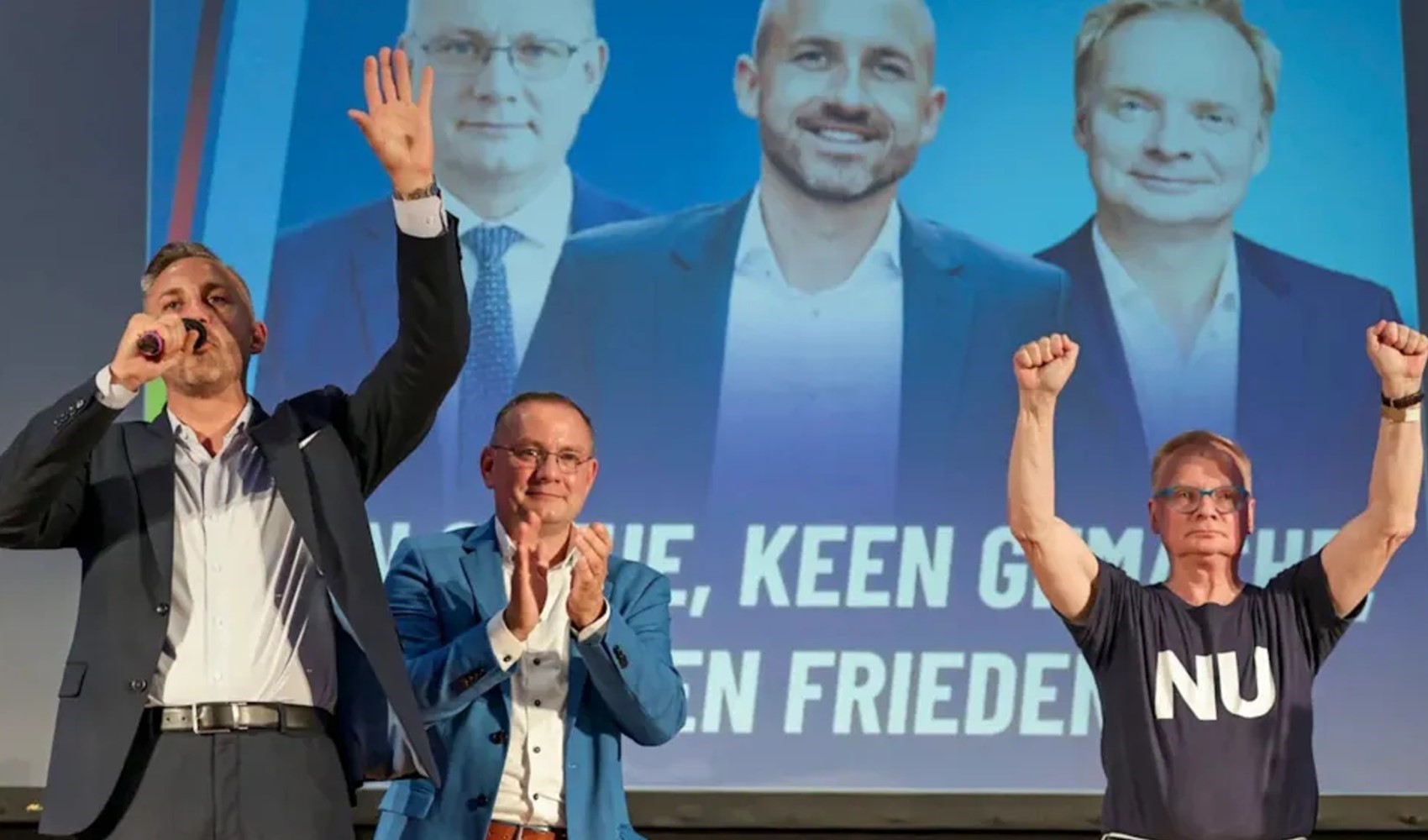Aşırı sağcı AfD'nin mitinginde eski Doğu Almanya marşı söylendi