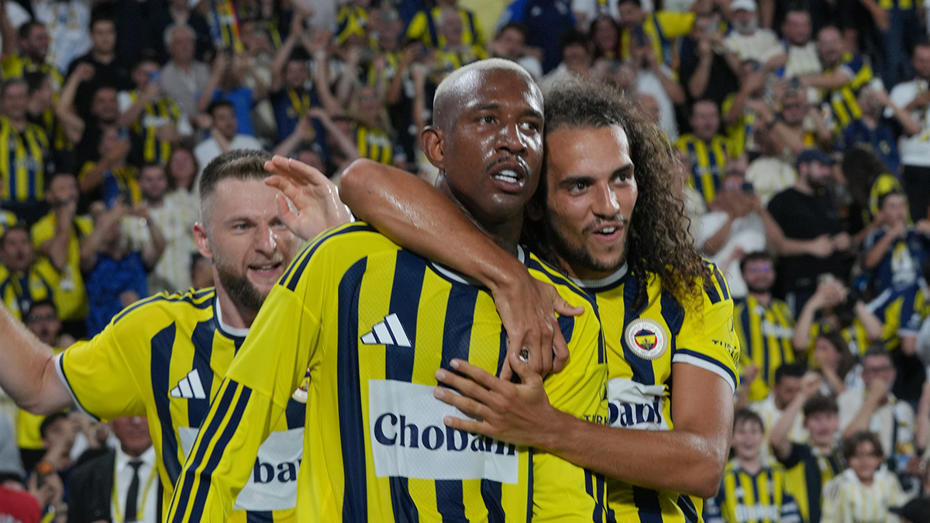 Fenerbahçeli futbolcuların Gornik Zabrze maçı sonrası sevinci