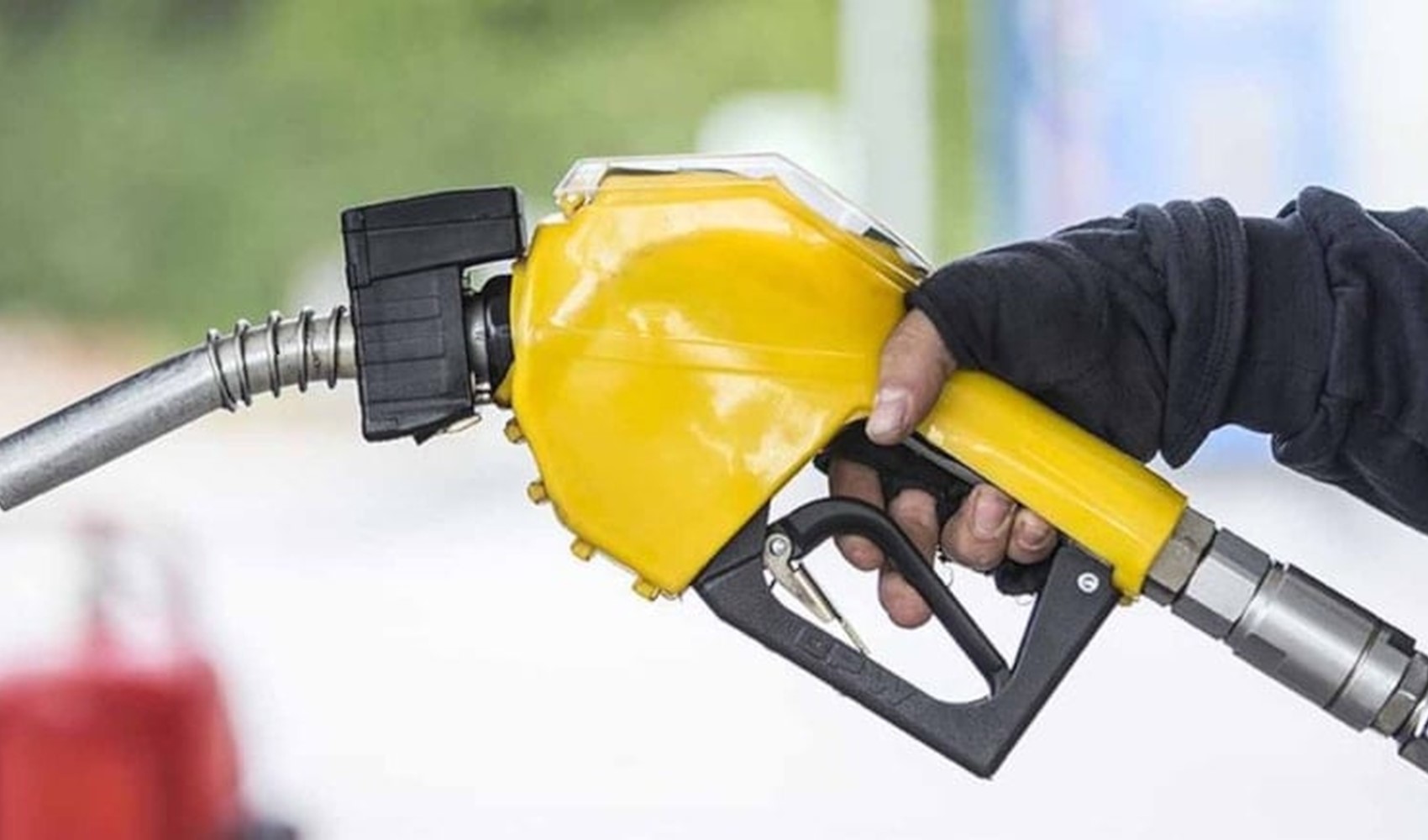 Gasoline price hike expected at midnight: Price per liter in major cities to exceed 67 TL