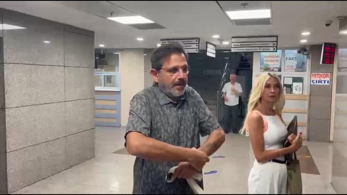 Fatih Portakal’ın Çağlayan’daki İstanbul Adalet Sarayı koridorunda görüntülendiği an.