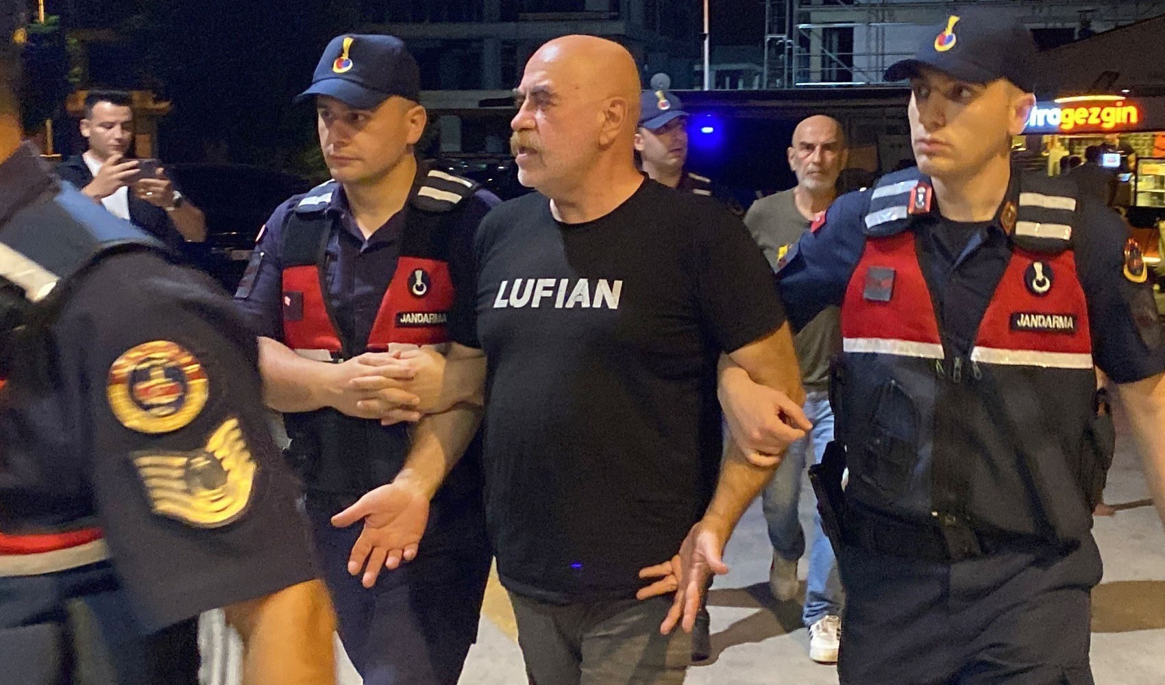 Famous director Ezel Akay and his brother have been detained