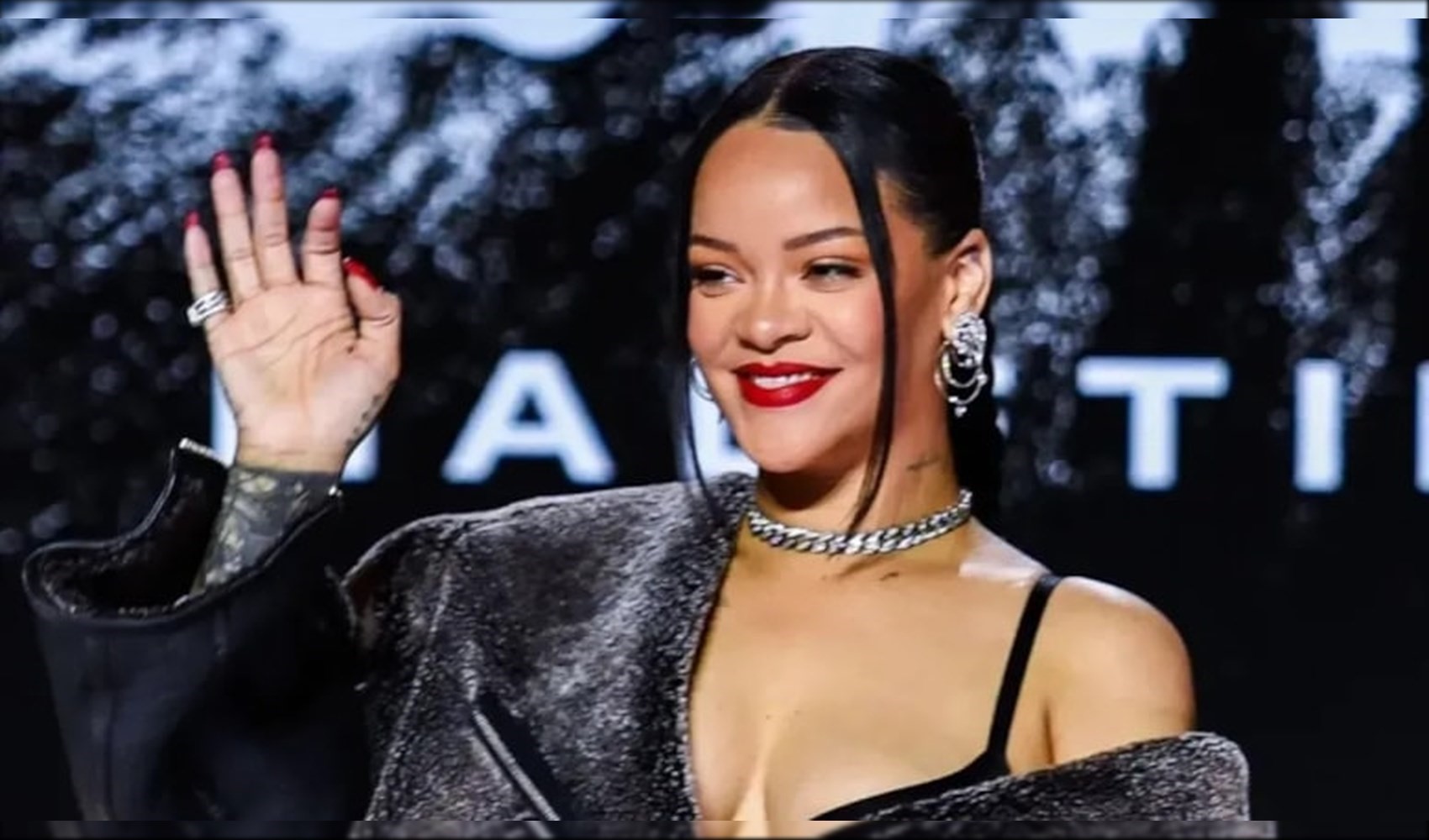 Rihanna’nın sosyal medya ilgisi Türkiye’ye çevrildi