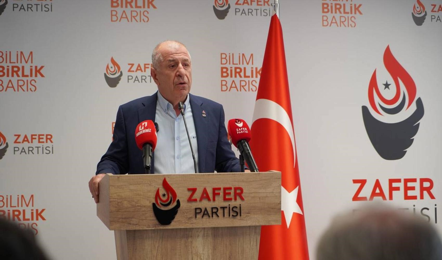 Ümit Özdağ annuncia: Mustafa Ertekin, dimessosi dall'MHP, si è unito al Partito della Vittoria