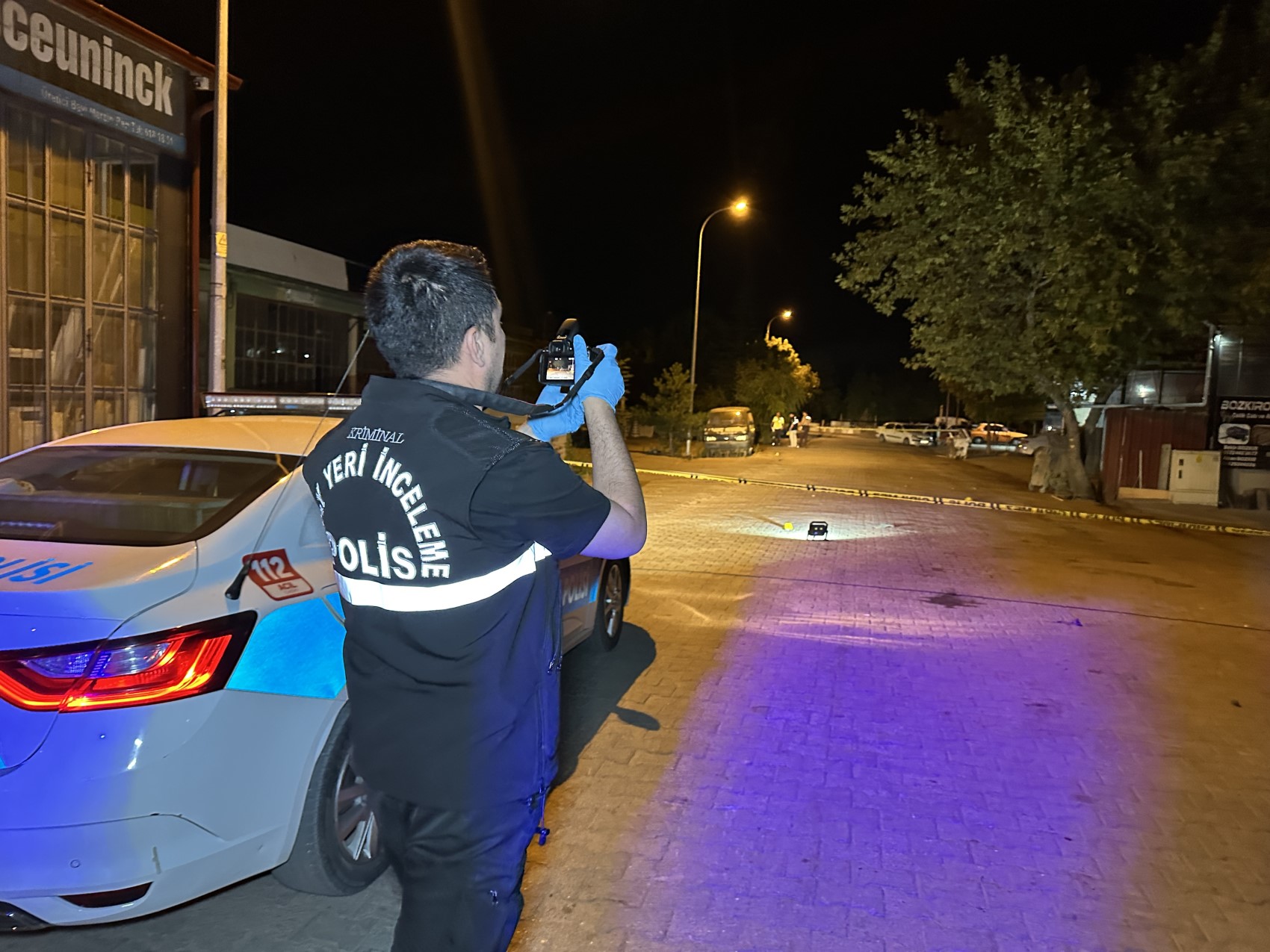 İki esnaf arasındaki tartışma silahlı kavgaya dönüştü: 13 yaralı