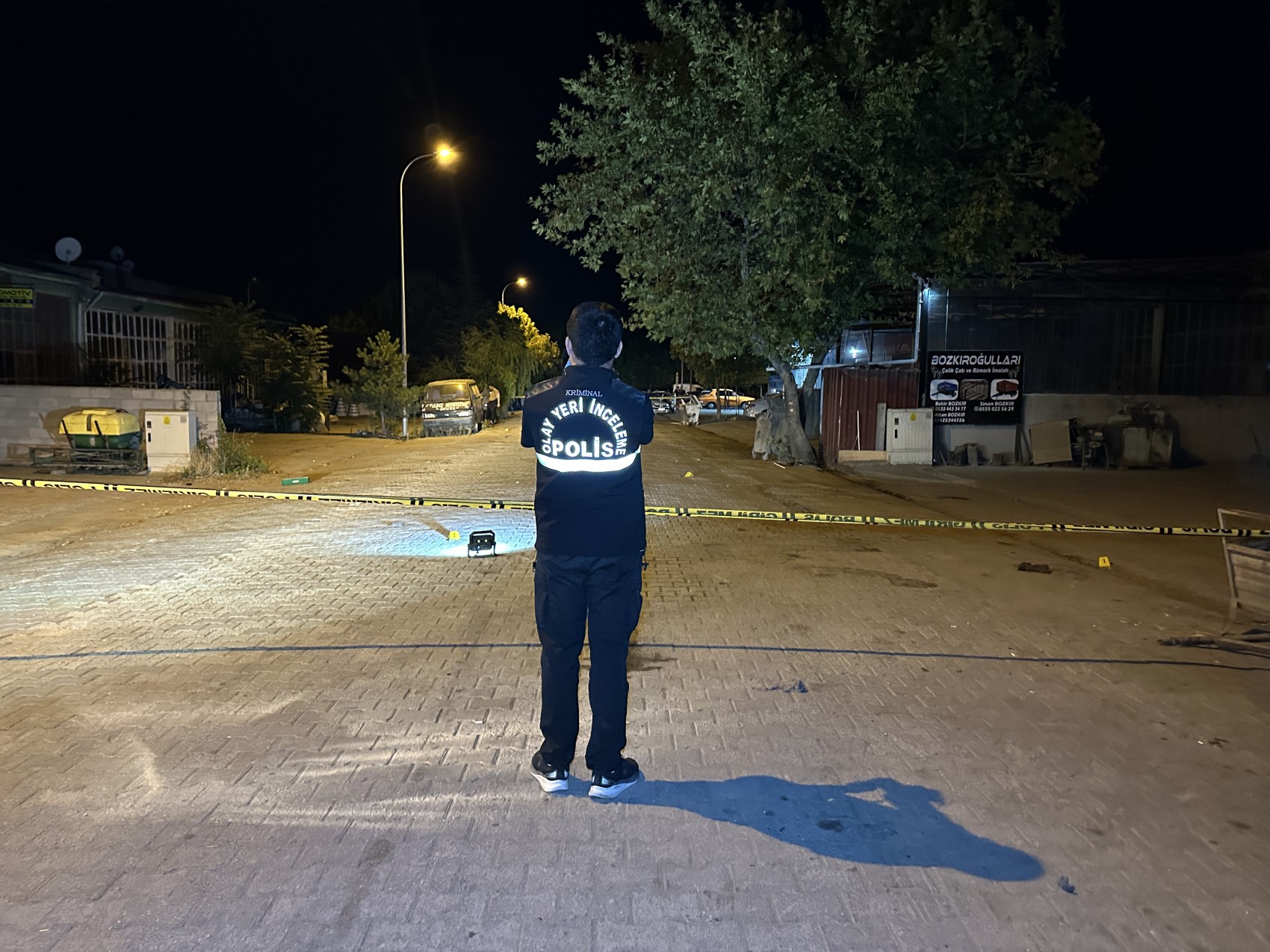 İki esnaf arasındaki tartışma silahlı kavgaya dönüştü: 13 yaralı