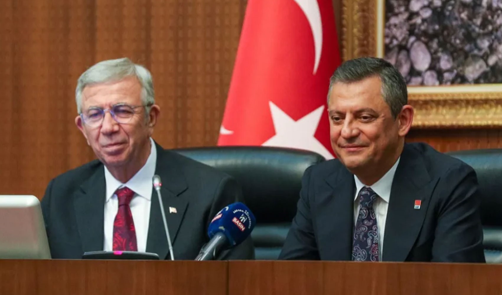 Özgür Özel, Yeni Parti'yle ilgili Mansur Yavaş'ın duruşunu değerlendirdi: Yanımızda biliyoruz