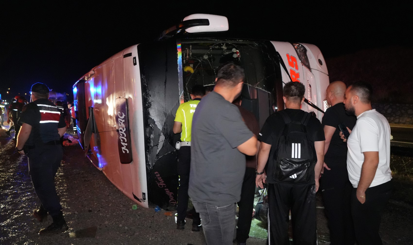 Otobüs kazasında yaralı sayısı 40'a yükseldi