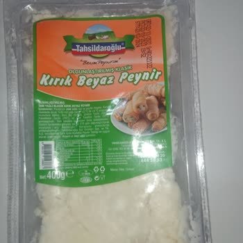 Tahsildaroğlu markalı Kırık Beyaz Peynir ambalajı.