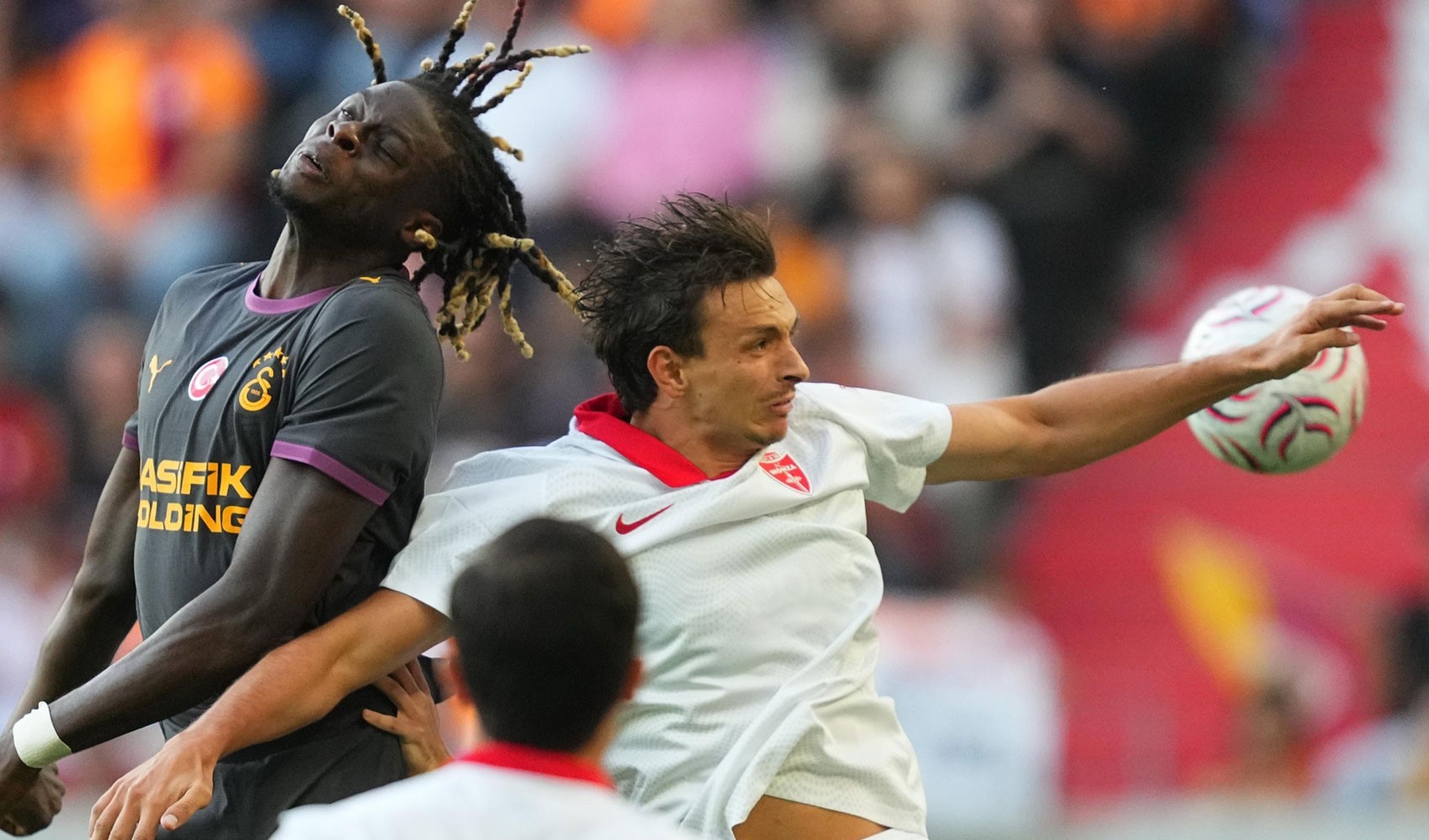 Galatasaray ilk hazırlık maçından mağlup ayrıldı
