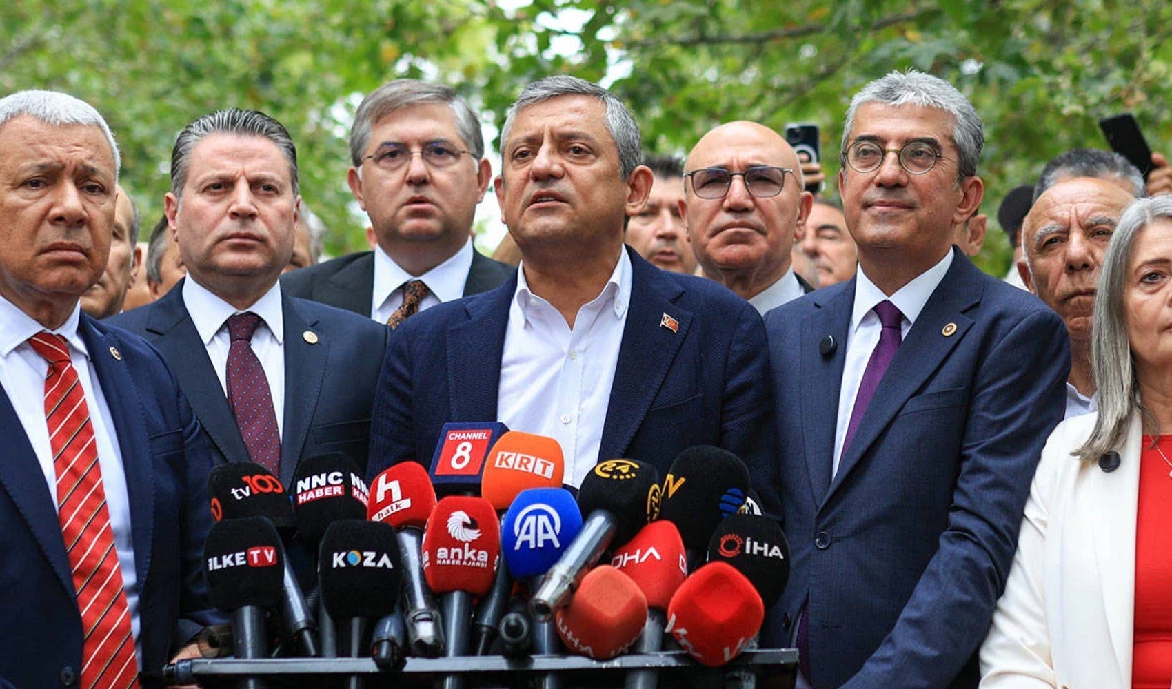 YENİ Parti resmen kuruldu: Özgür Özel'e ilk tebrik telefonu Cumhur İttifakı'ndan geldi