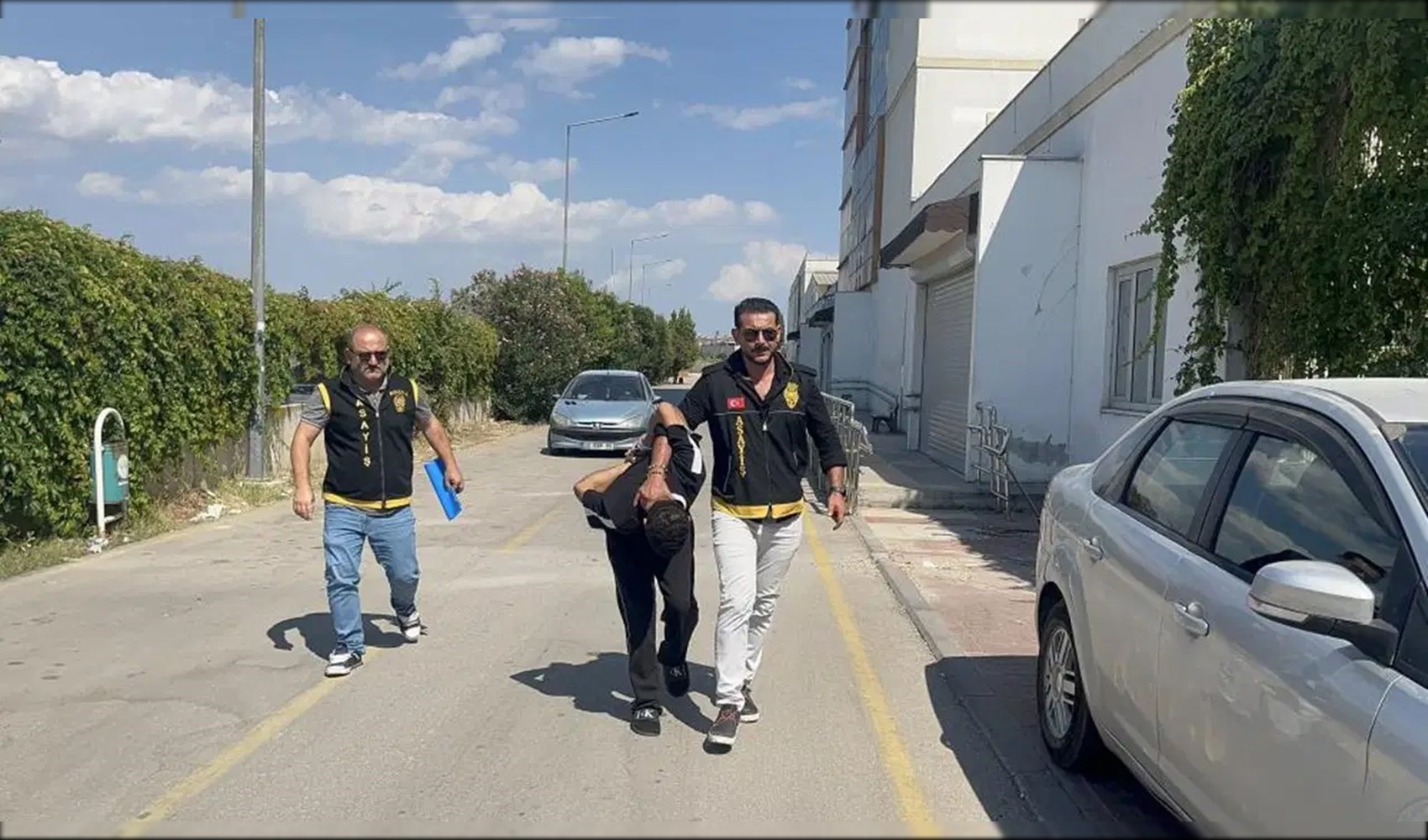 Adana'da üç kişiyi öldüren zanlı cezaevine gönderildi