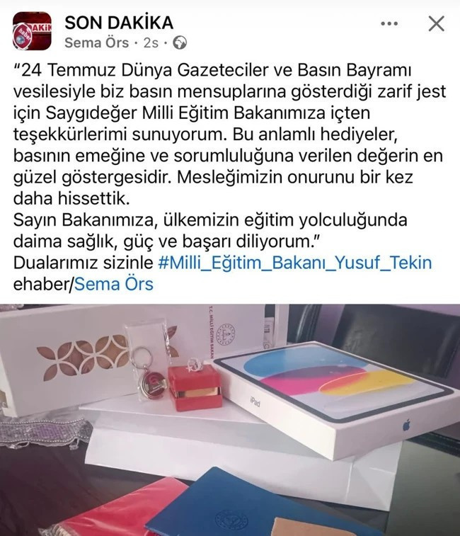 Sosyal medyada paylaşılan hediye paketinde iPad, anahtarlık ve çeşitli kutular görülüyor.