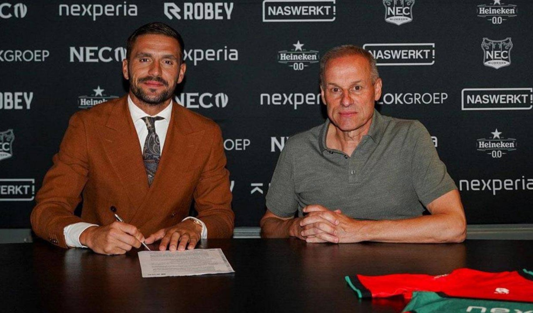 NEC Nijmegen, Dusan Tadic ile 2 yıllık sözleşme imzalandığını açıkladı