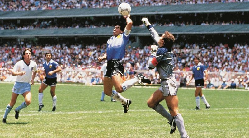 Maradona'nın 1986 Dünya Kupası'nda "Tanrı'nın Eli"yle Attığı Golün Hikayesi  - Ekşi Şeyler