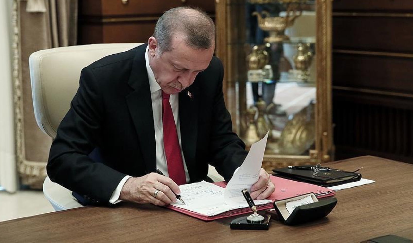 AKP heyeti Numan Kurtulmuş ile görüştü: 'Çerçeve yasa' Erdoğan'a sunulmaya hazır