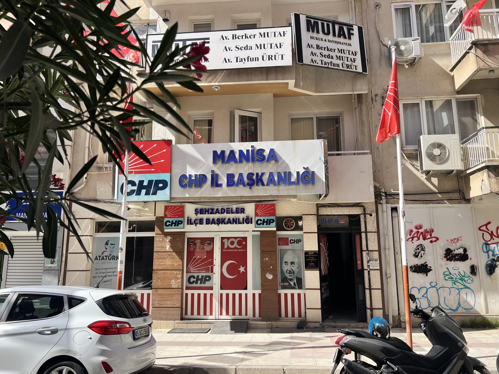 Manisa CHP İl Başkanlığı’nda kavga
