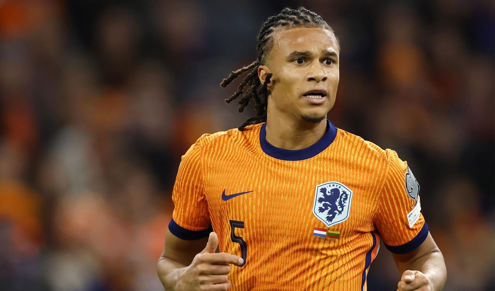 Fenerbahçe, Hollandalı oyuncu Nathan Ake'yi transfer etti