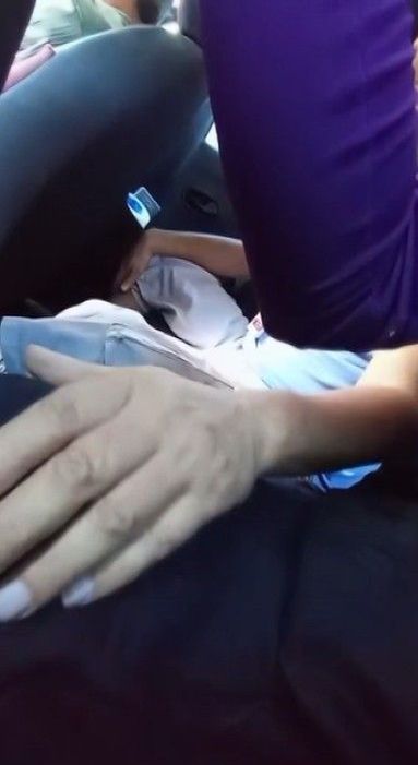 Araç içinde cep telefonuyla kaydedildiği belirtilen görüntülerden bir başka kare.