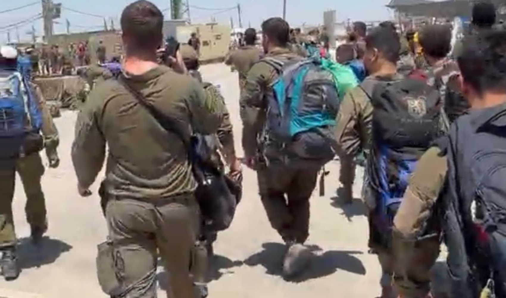 Tensioni sui simboli nell'esercito israeliano: soldati abbandonano la base
