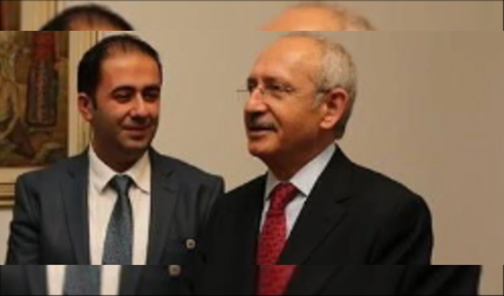 Tolgahan Erdoğan'dan YENİ Parti'ye 'bornoz mesajlı' bağış