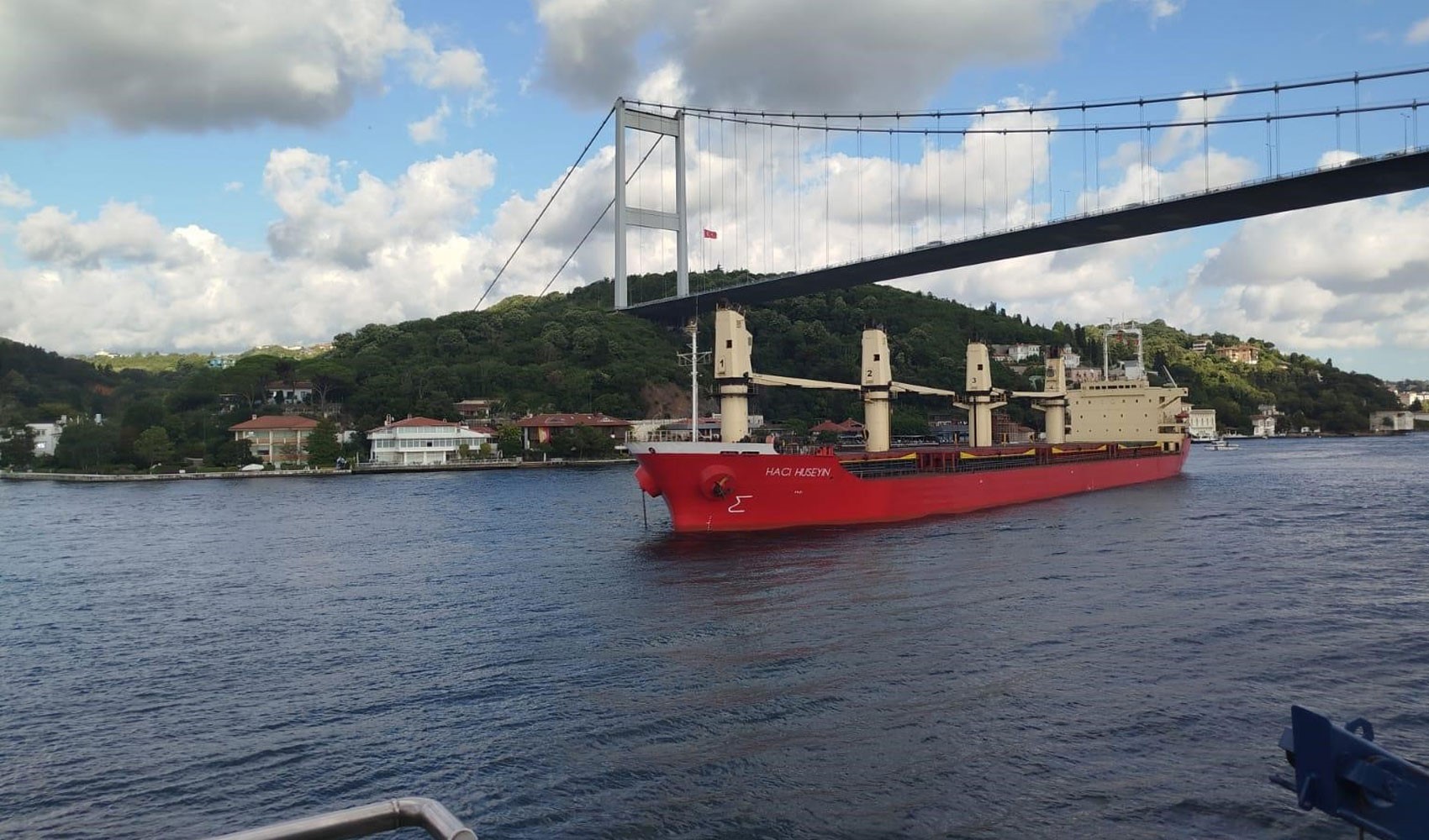 İstanbul Boğazı'nda trafik çift yönlü geçici olarak askıya alındı