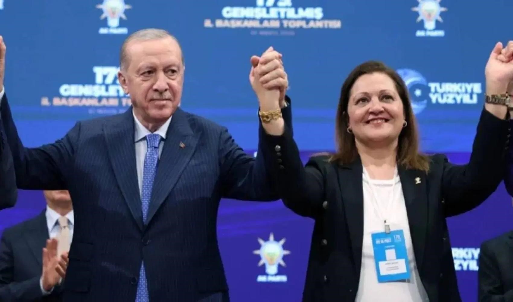 Burcu Köksal’ın WhatsApp hesabındaki ‘durum’ paylaşımları kadro ve torpil iddialarını gündeme taşıdı