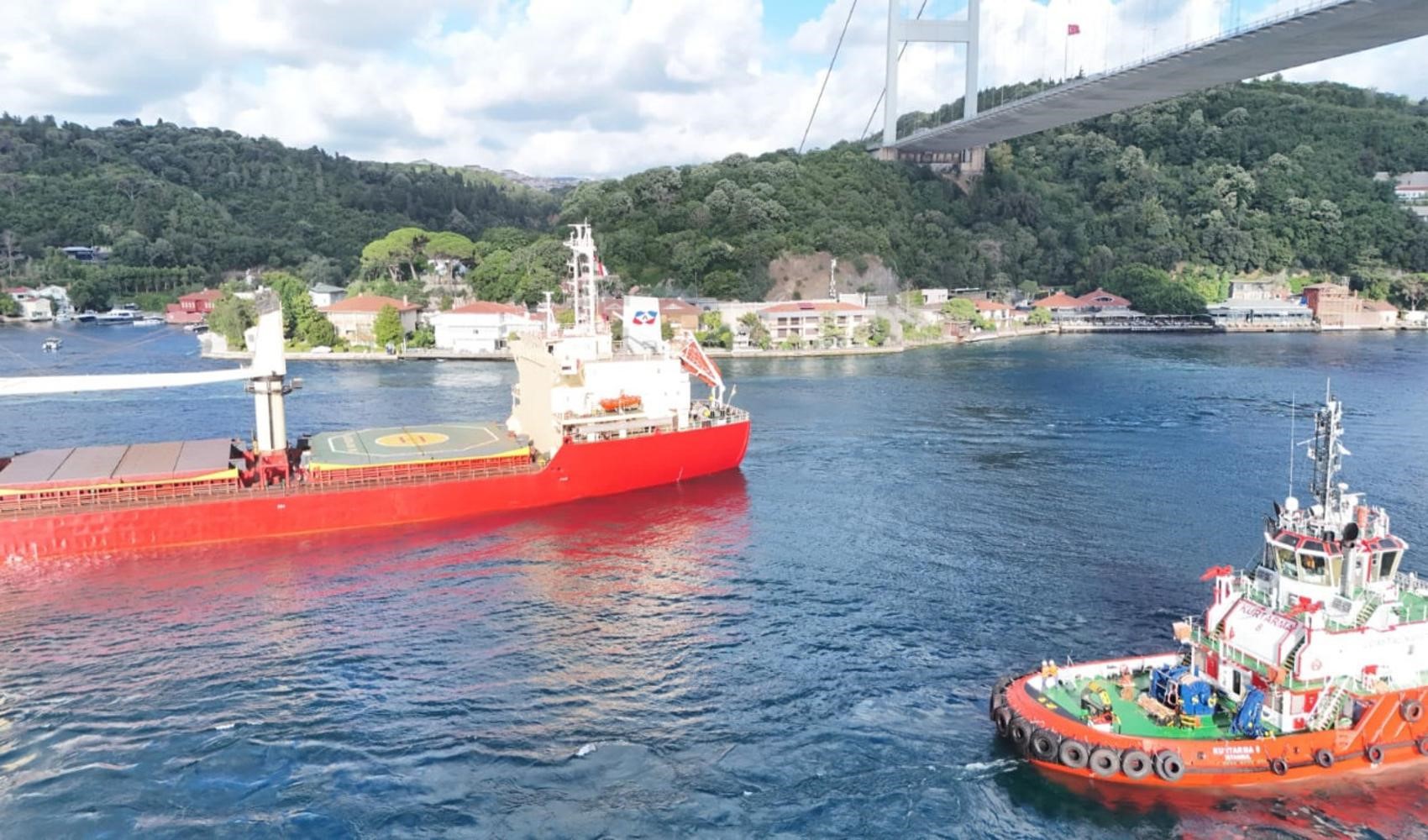 İstanbul Boğazı yeniden gemi trafiğine açıldı