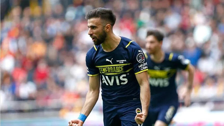Diego Rossi, Fenerbahçe formasıyla maç sırasında görülüyor.