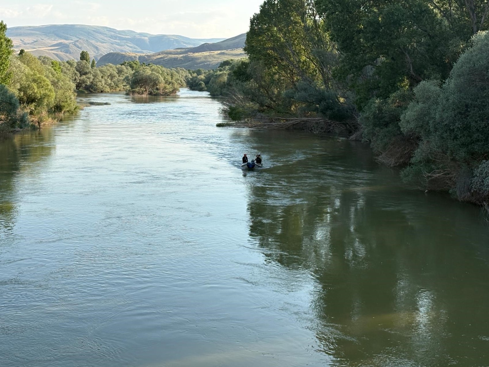 Kızılırmak Nehri'nde çırpınan çocuğunu kurtarmak için suya giren baba kayboldu