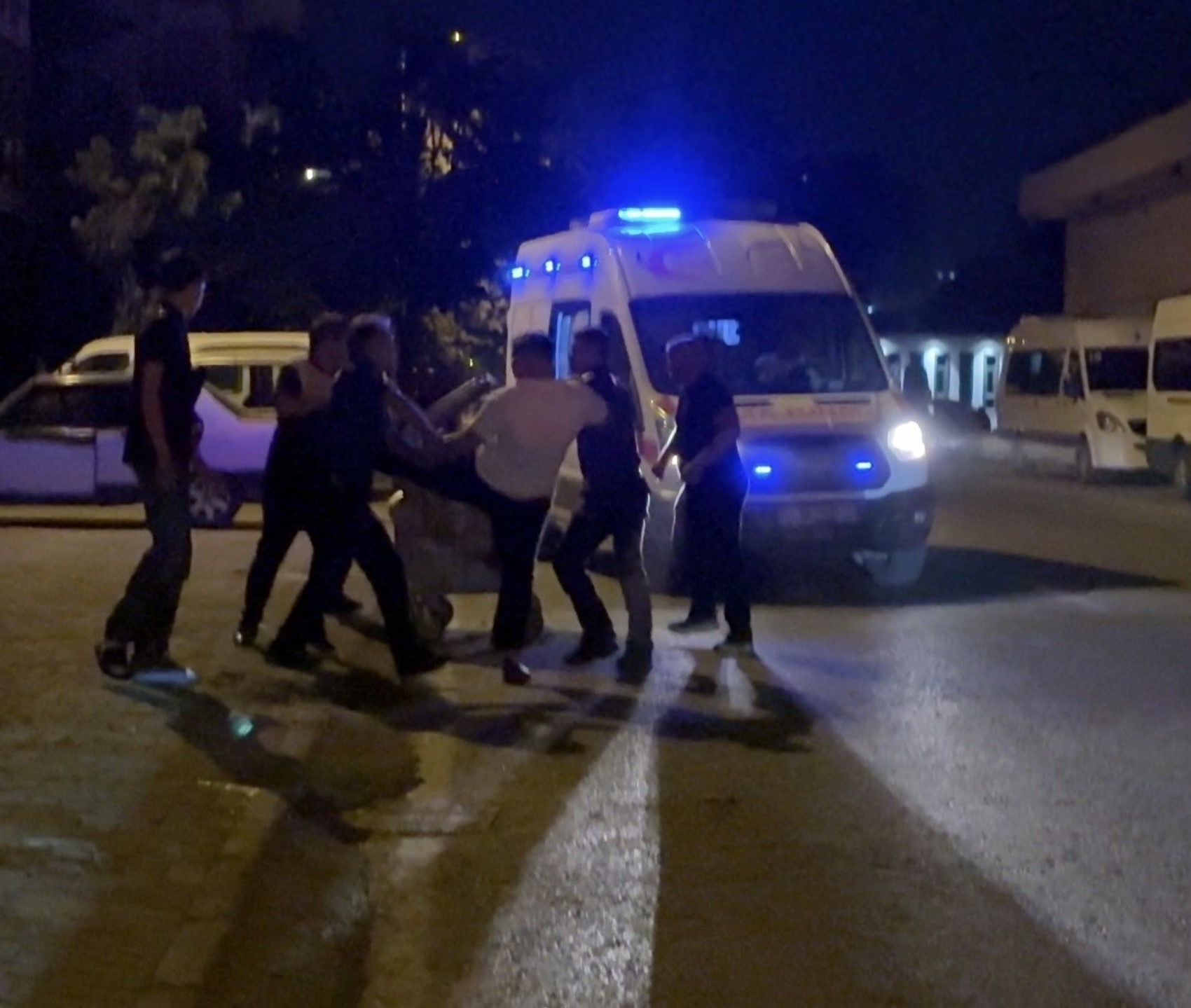 Çocuklar arasında bıçaklı kavga: 1 yaralı, 1 gözaltı