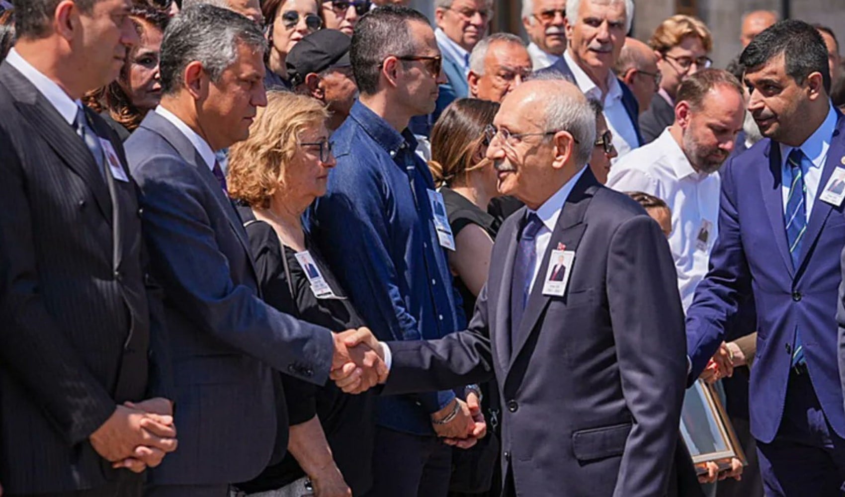 CHP'deki liderlik senaryoları oyları değiştirdi: Özgür Özel'in masasındaki anketten Kılıçdaroğlu'na kötü haber!