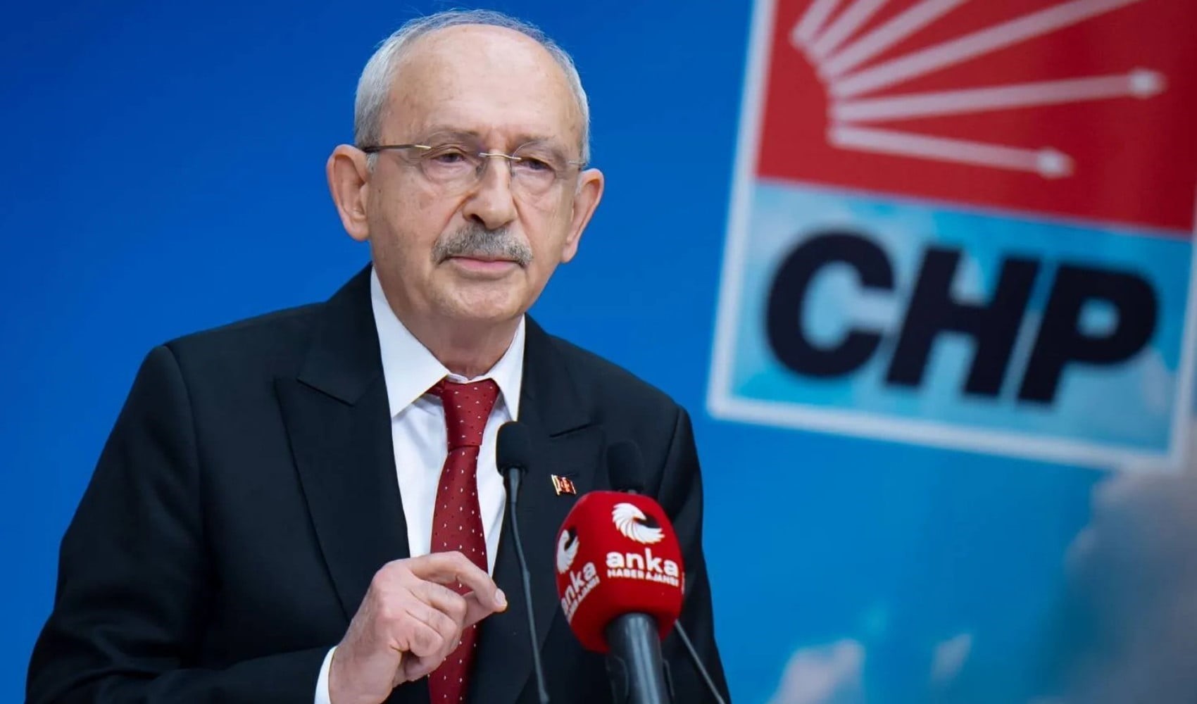 CHP'deki liderlik senaryoları oyları değiştirdi: Özgür Özel'in masasındaki anketten Kılıçdaroğlu'na kötü haber!