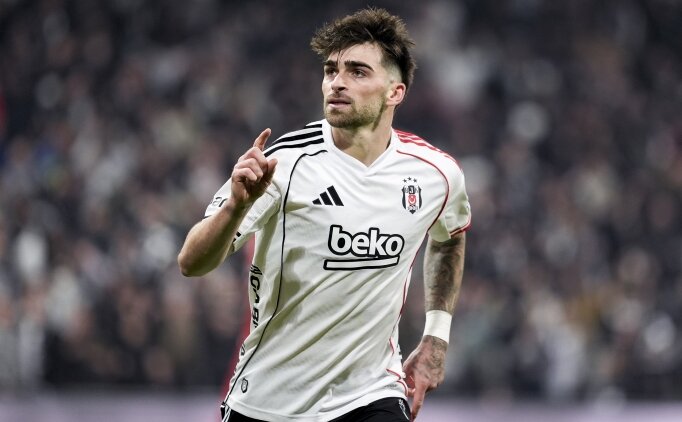 Beşiktaş formasıyla sahada görülen Jota Silva.