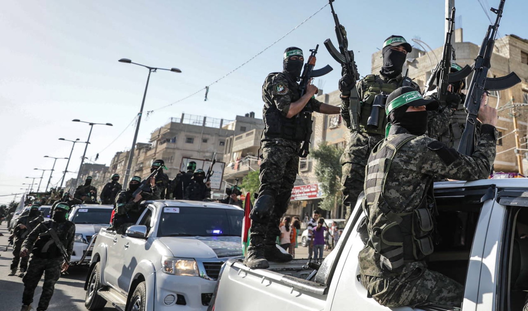 Silahlı Hamas üyeleri