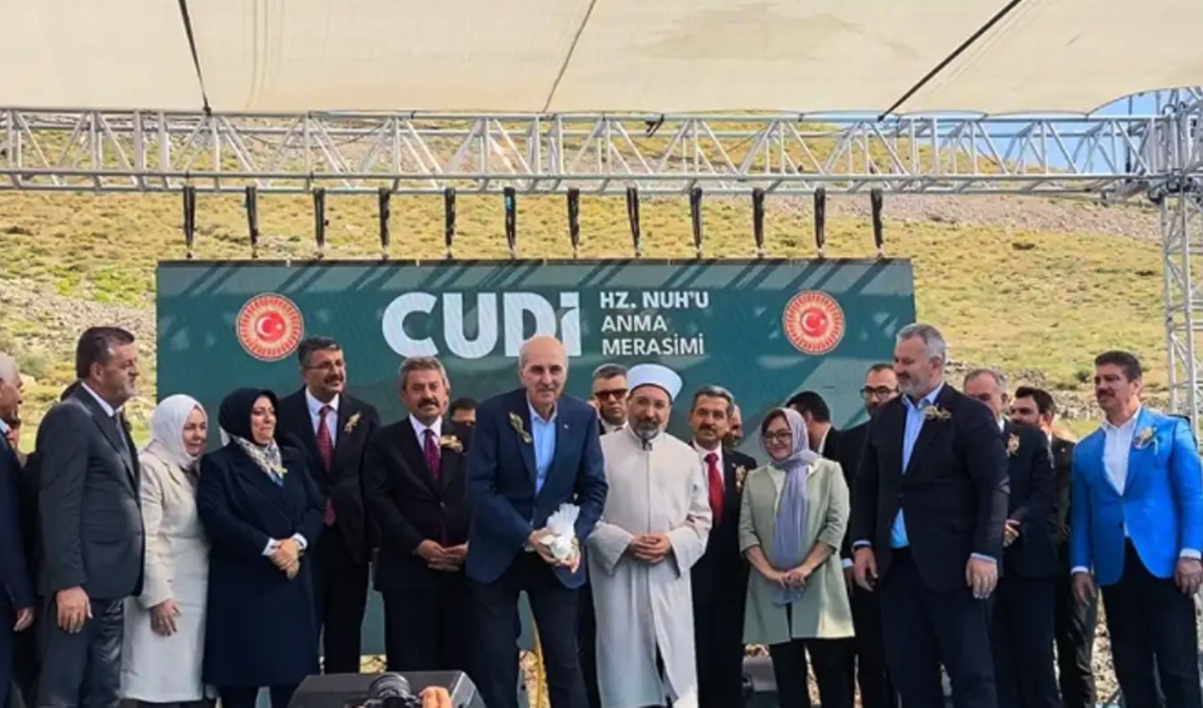 AKP’den önce aynı okulda okuma mı vardı?!