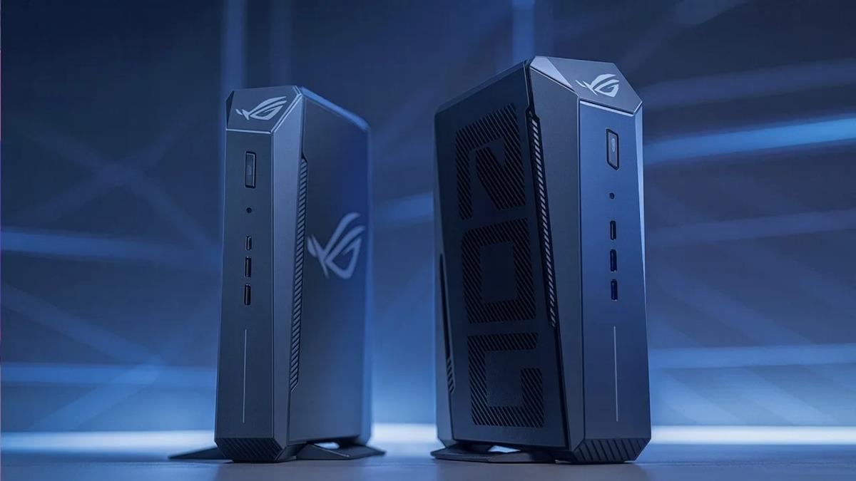 ASUS ROG GR70 mini oyun bilgisayarının mavi aydınlatmalı tanıtım görseli.
