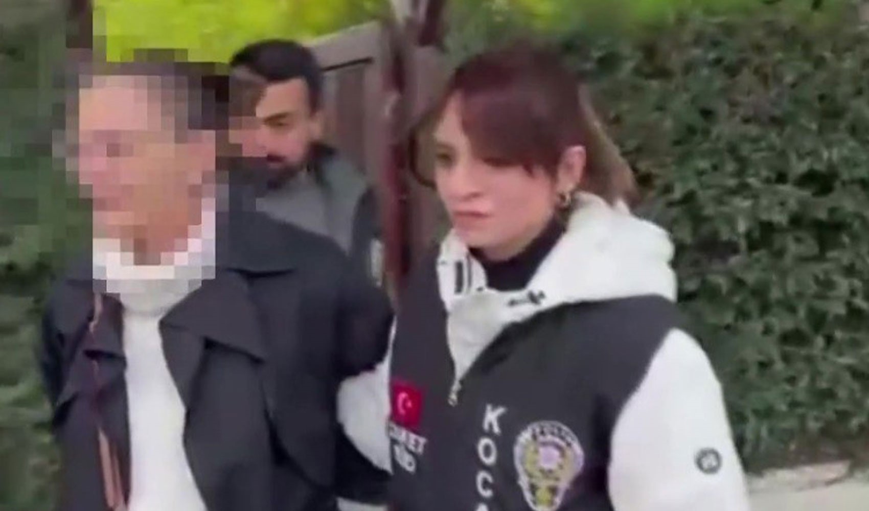 Aveva gettato nella spazzatura il neonato partorito 19 anni fa: in tribunale piange dicendo 'Non ricordo'