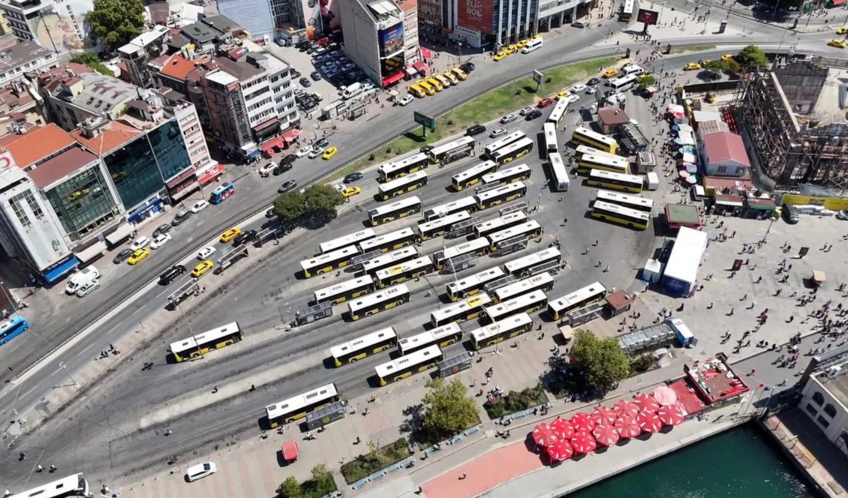 Kadıköy Meydanı'ndaki otobüs peronları kaldırılıyor: İETT güzergahlarında büyük değişiklik