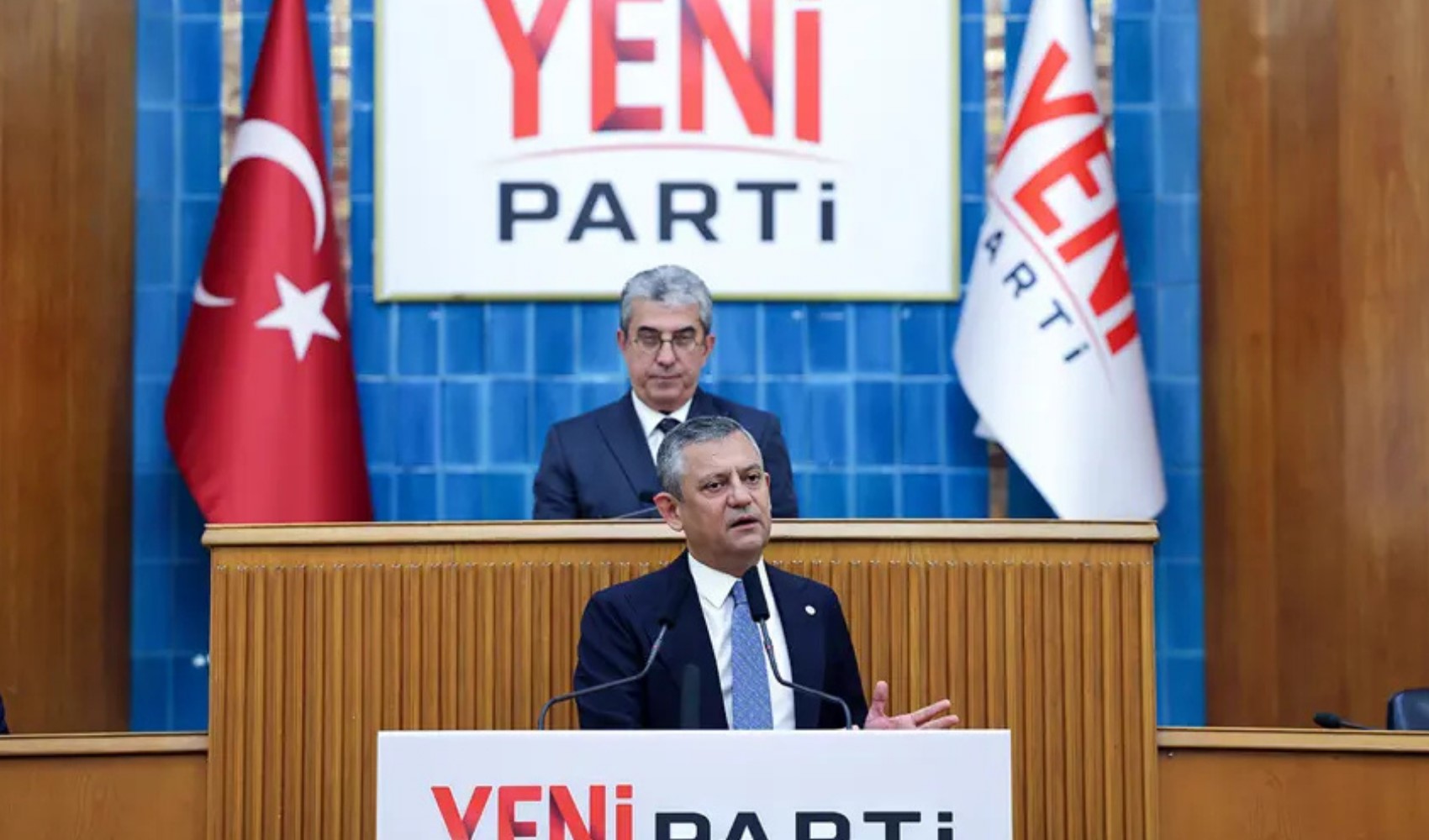 Son Dakika: Özgür Özel'den çerçeve yasa öncesi kritik karar! YENİ Parti'nin tutumu ne olacak?