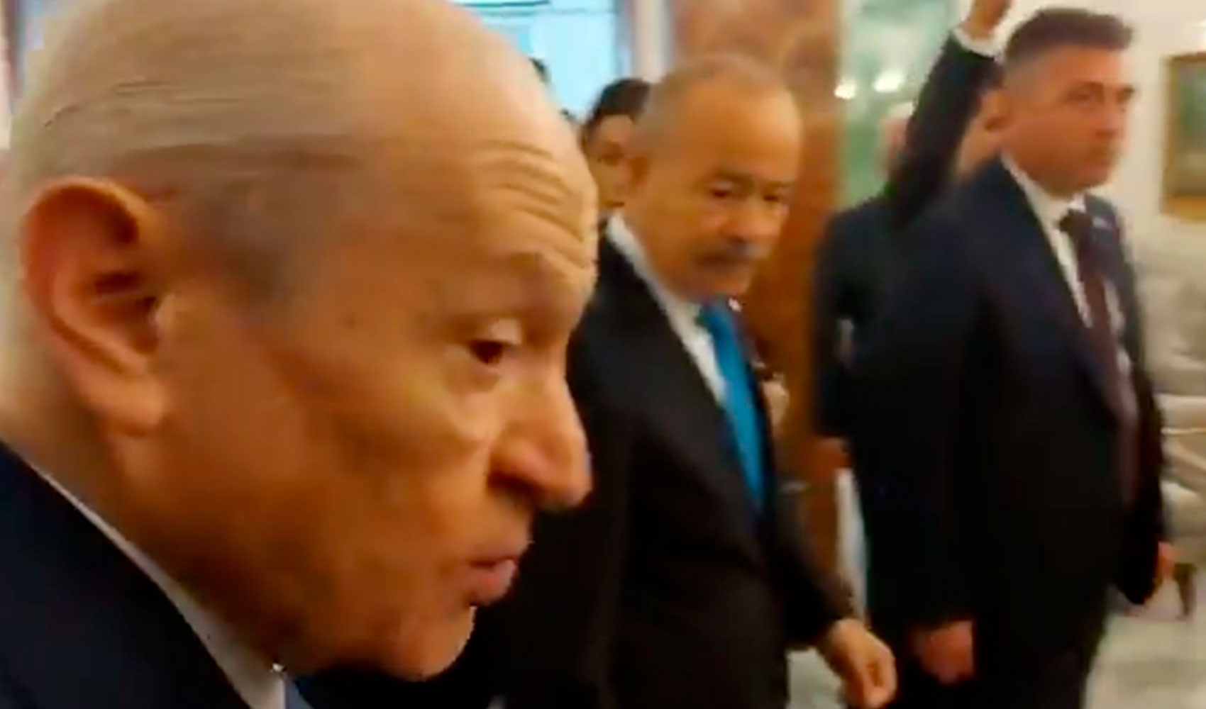Bahçeli çerçeve yasa sorusuna tepki gösterdi