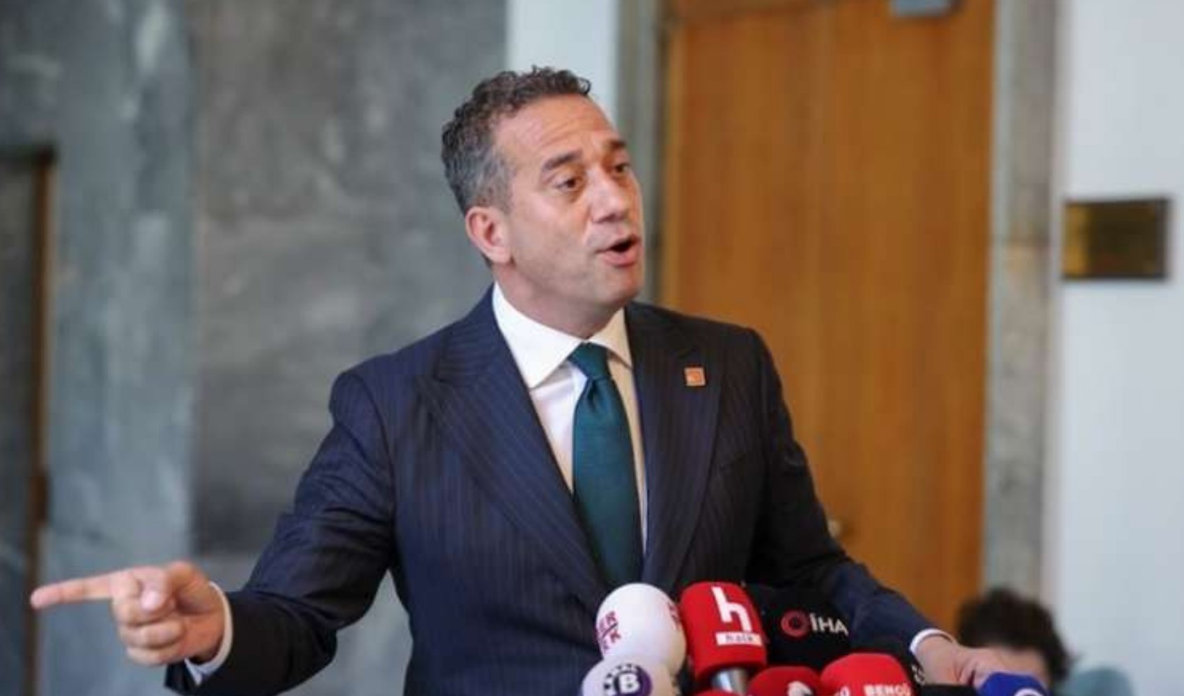 Ali Mahir Başarır'ın Atatürk paylaşımına tepki yağdı: 'Yeter Atatürk'ü kullandığınız'
