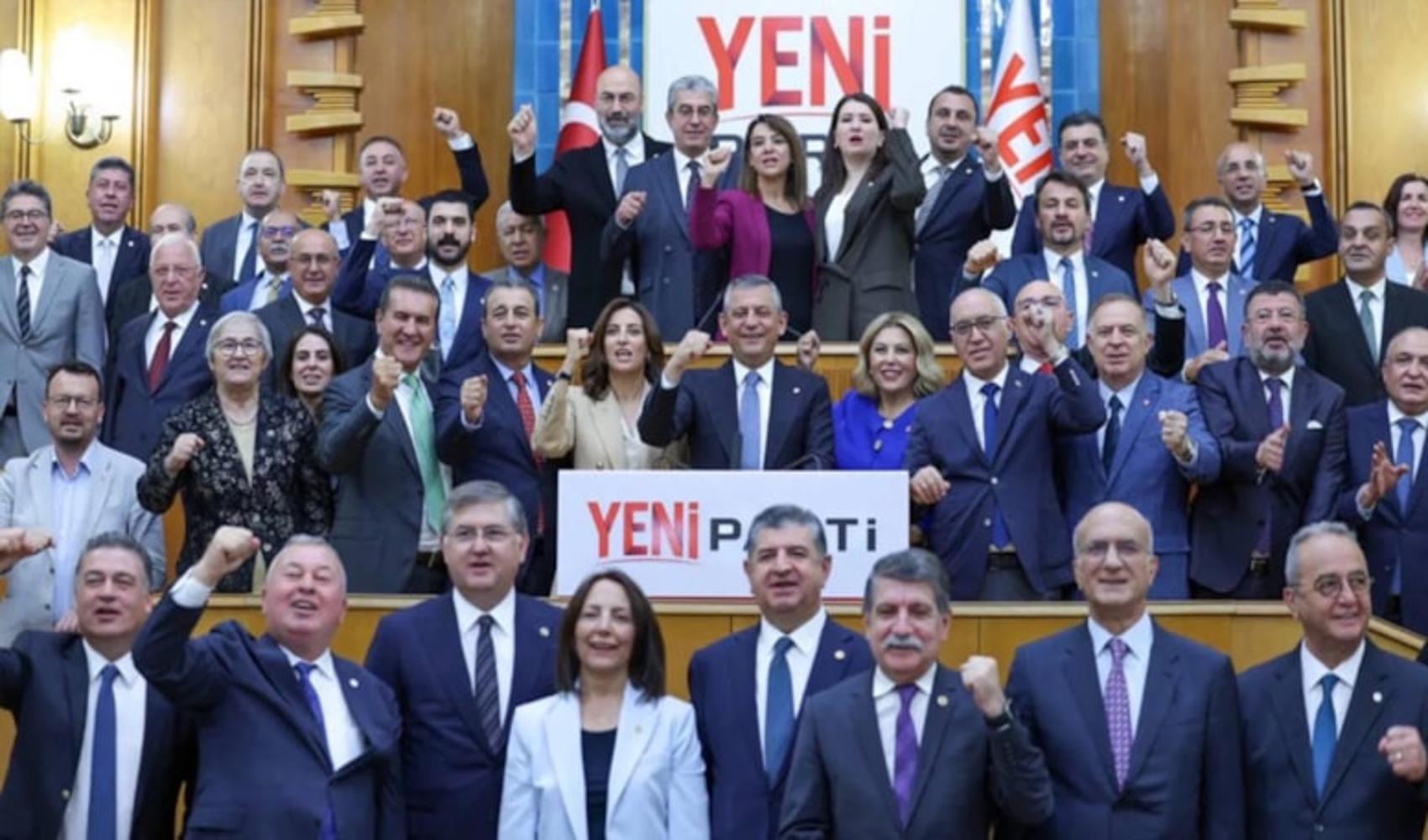 YENİ Parti’de Özgür Özel’in ‘serbest karar’ çıkışı sonrası 32 milletvekili ‘hayır’ diyeceğini duyurdu