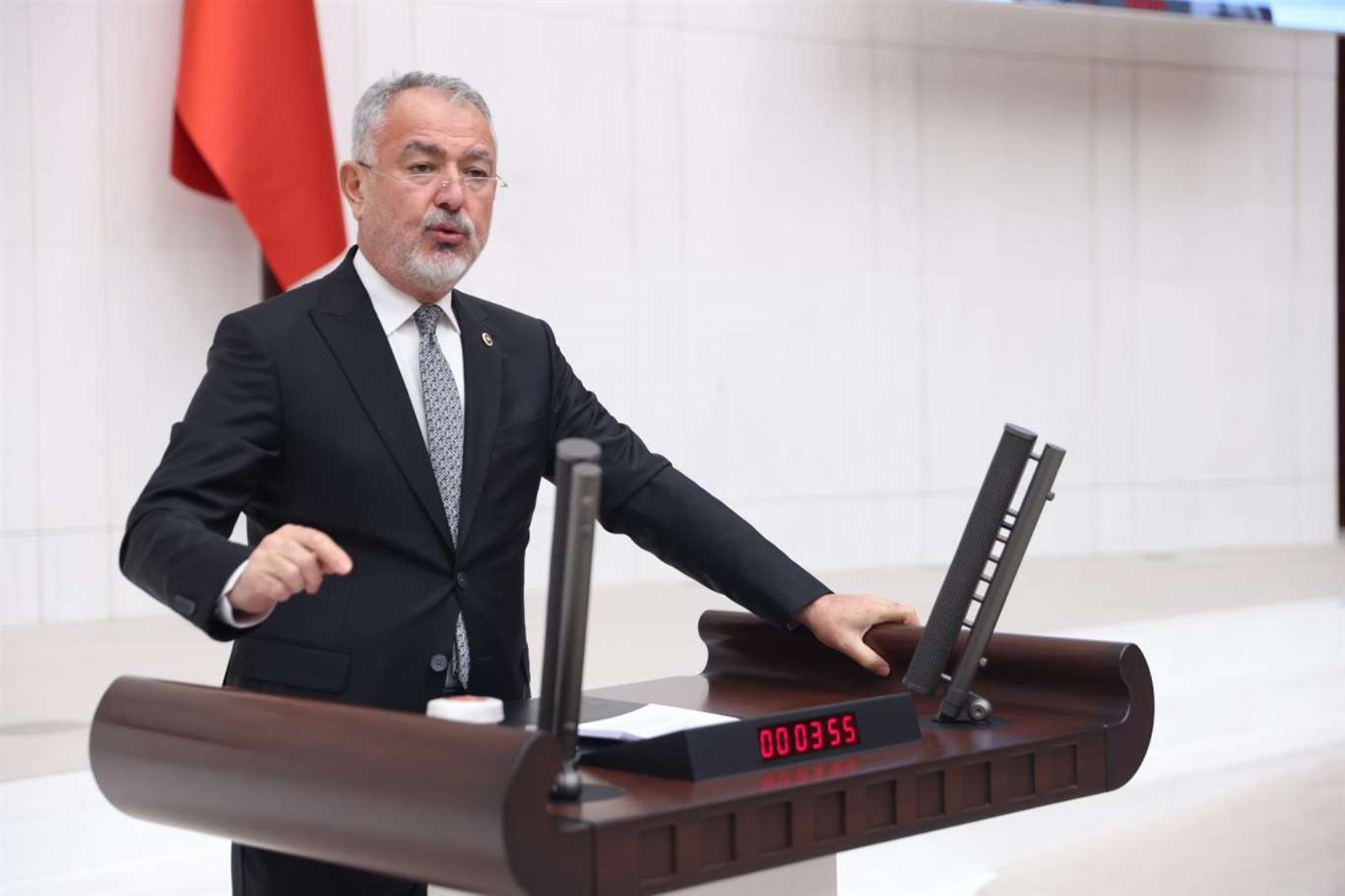 Özgür Özel'in partisinde büyük fire: YENİ Parti'de çerçeve yasaya 'hayır' diyen milletvekilleri belli oldu