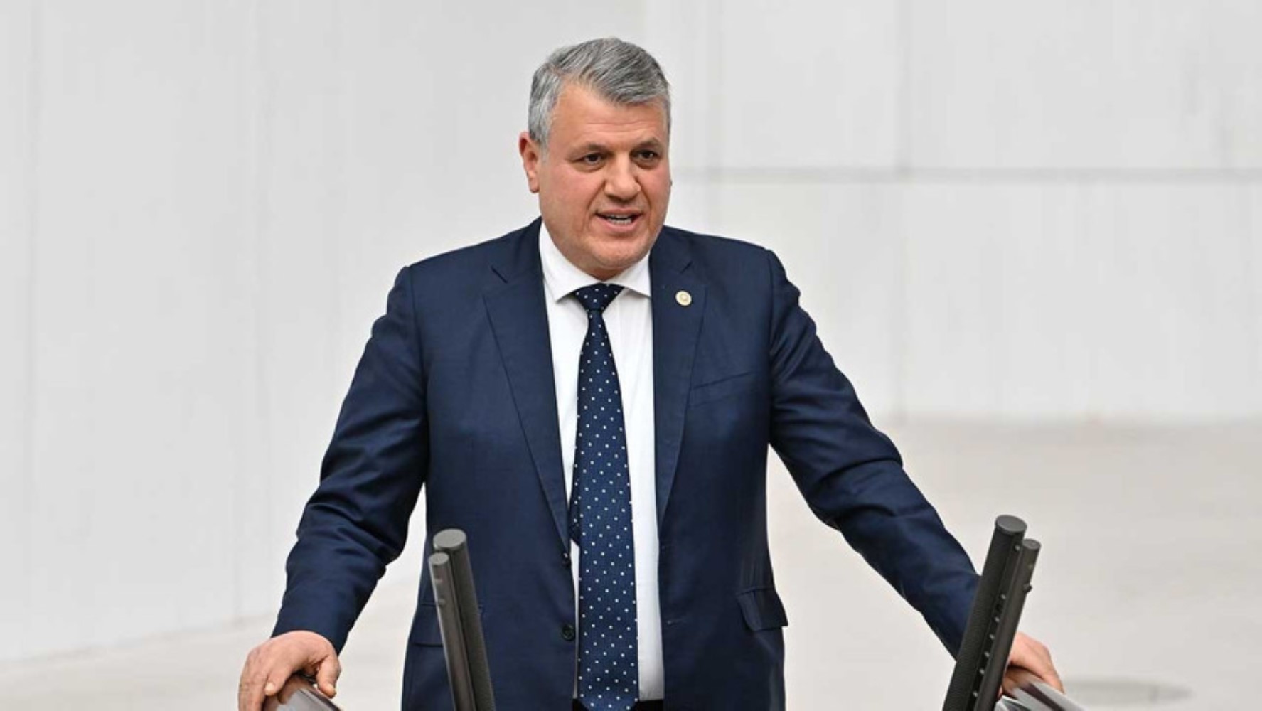 Özgür Özel'in partisinde büyük fire: YENİ Parti'de çerçeve yasaya 'hayır' diyen milletvekilleri belli oldu