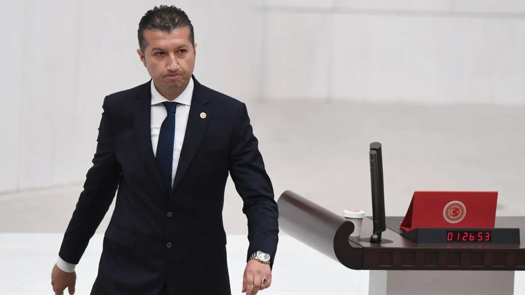 Özgür Özel'in partisinde büyük fire: YENİ Parti'de çerçeve yasaya 'hayır' diyen milletvekilleri belli oldu