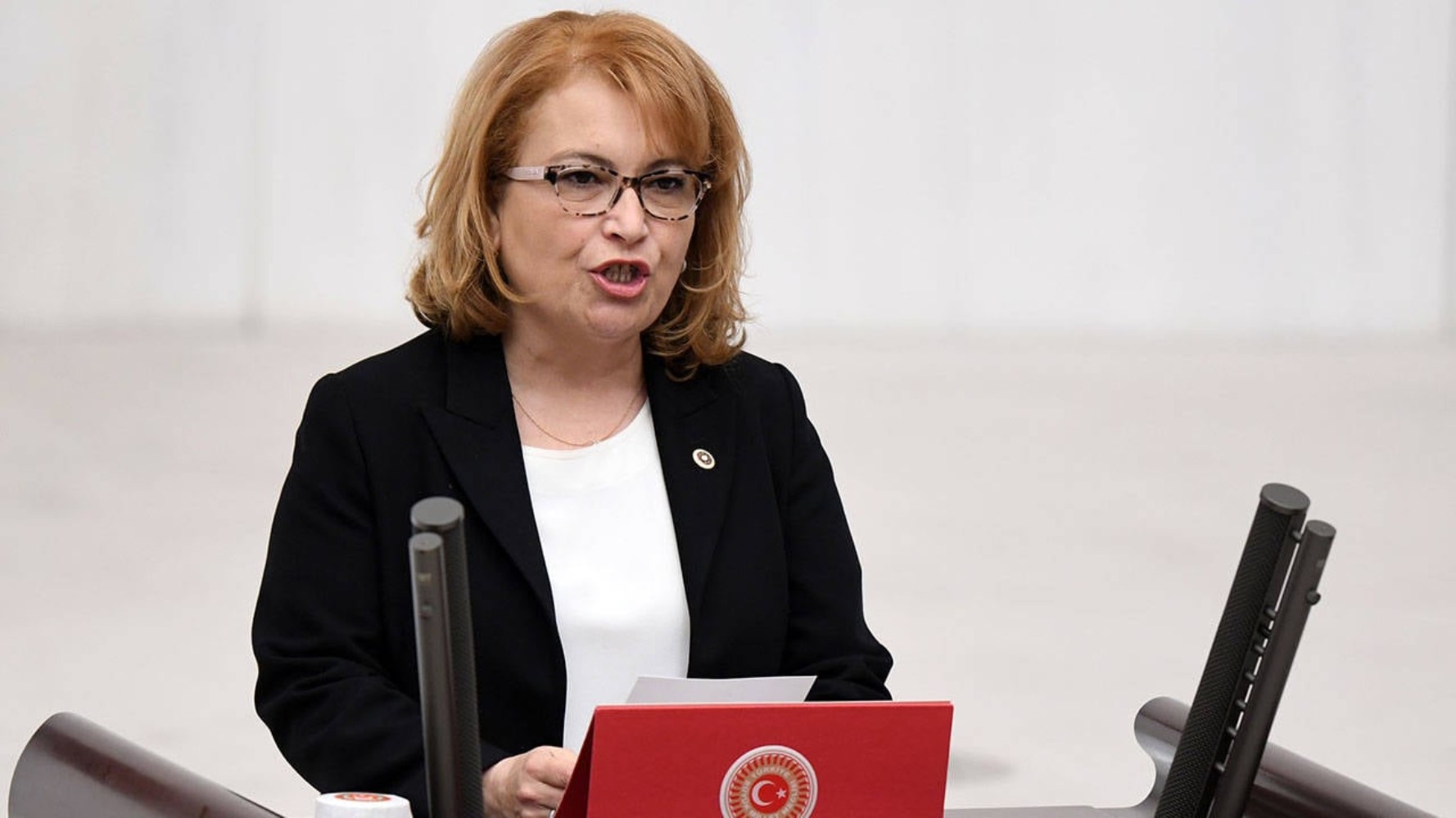 Özgür Özel'in partisinde büyük fire: YENİ Parti'de çerçeve yasaya 'hayır' diyen milletvekilleri belli oldu
