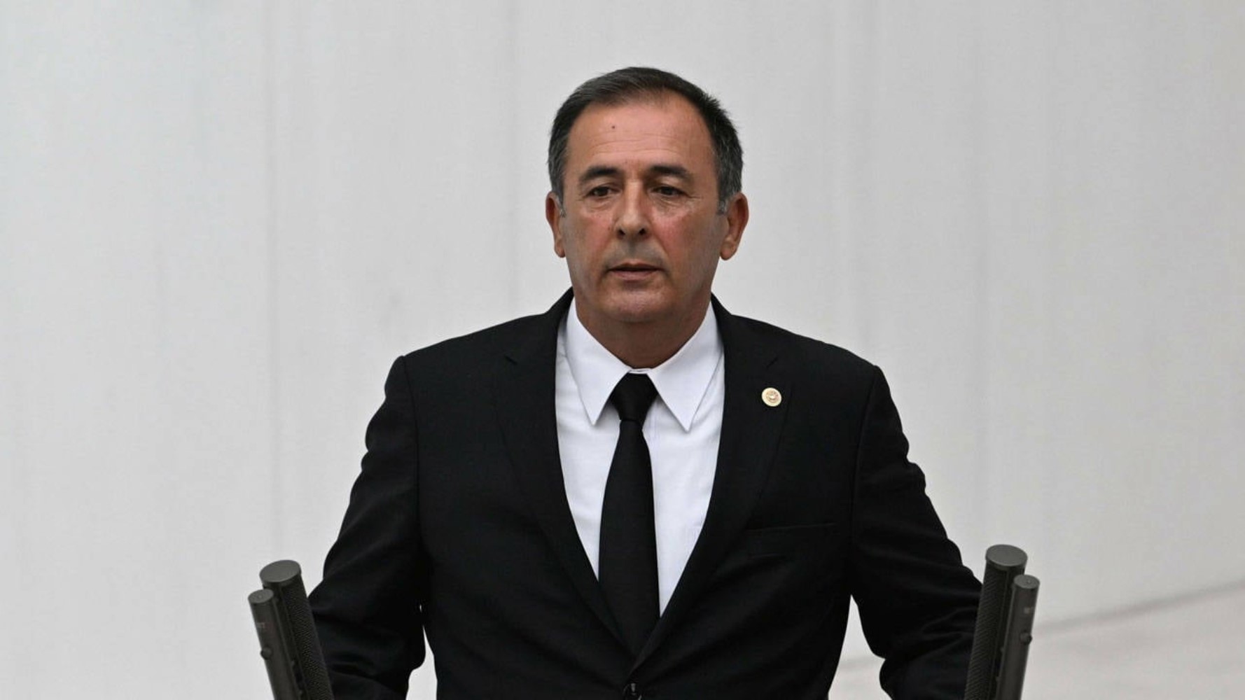 Özgür Özel'in partisinde büyük fire: YENİ Parti'de çerçeve yasaya 'hayır' diyen milletvekilleri belli oldu