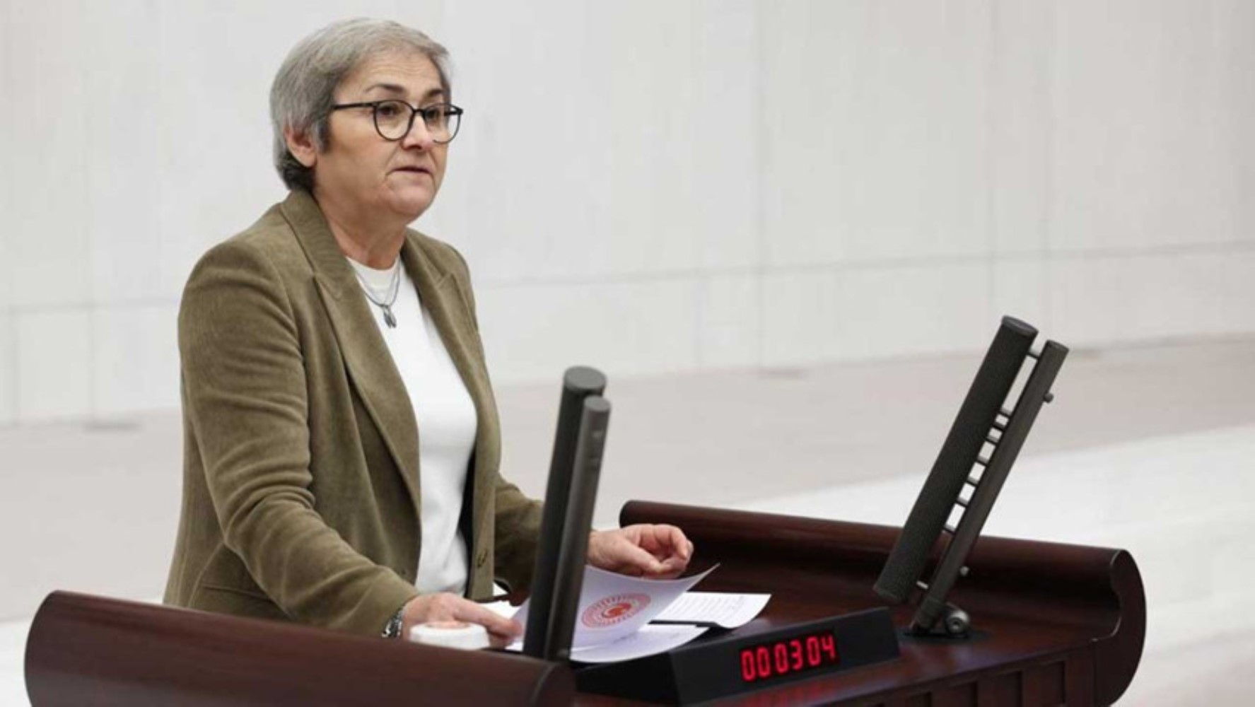 Özgür Özel'in partisinde büyük fire: YENİ Parti'de çerçeve yasaya 'hayır' diyen milletvekilleri belli oldu