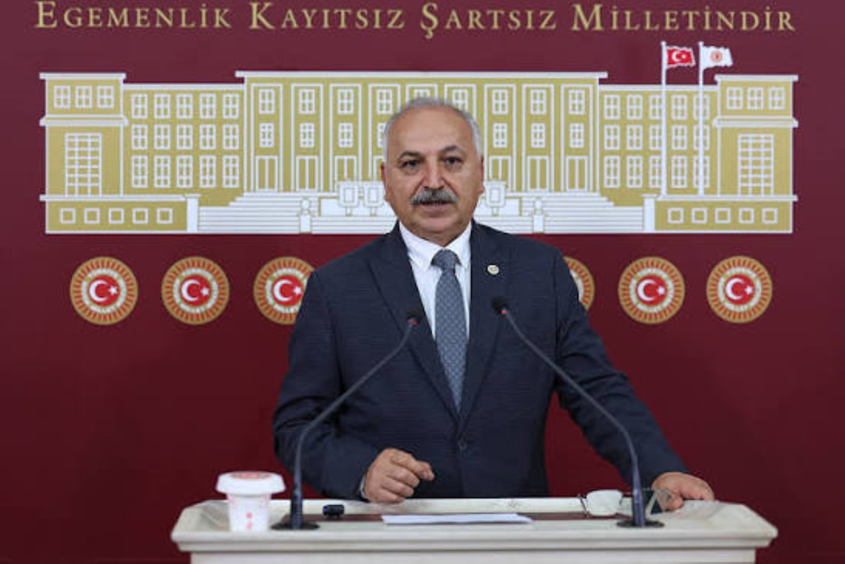 Özgür Özel'in partisinde büyük fire: YENİ Parti'de çerçeve yasaya 'hayır' diyen milletvekilleri belli oldu