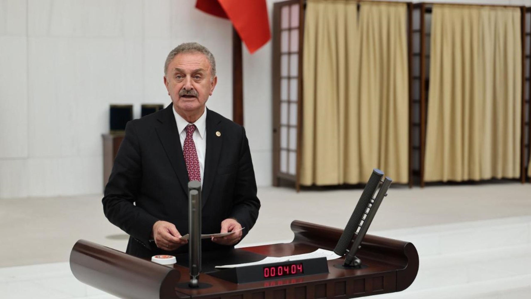 Özgür Özel'in partisinde büyük fire: YENİ Parti'de çerçeve yasaya 'hayır' diyen milletvekilleri belli oldu